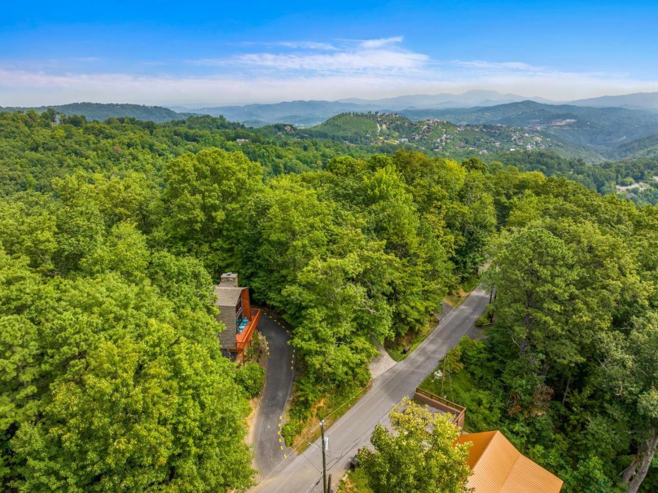 Treetops Chalet - 3Bd/2Bt Boutique Cabin W/Mt Leconte Views In Gatlinburg Exterior photo